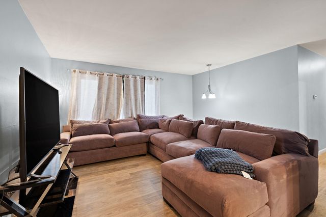 8014 Chase Place, Merrillville, IN 46410