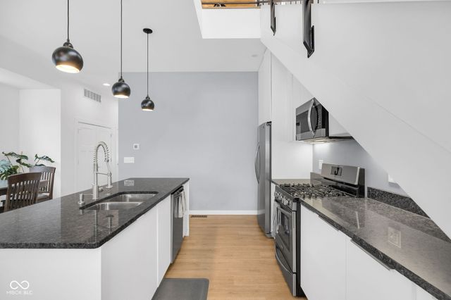 2122 Woodlawn Avenue, Indianapolis, IN 46203