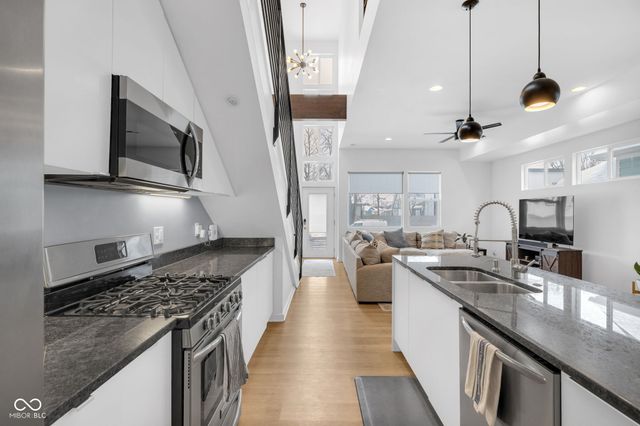 2122 Woodlawn Avenue, Indianapolis, IN 46203