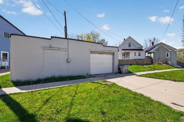 2469 Chase AVENUE, Milwaukee, WI 53207