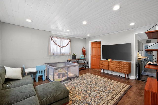 2469 Chase AVENUE, Milwaukee, WI 53207