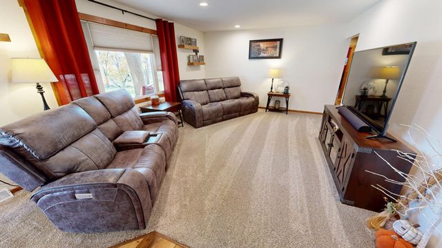 14919 Cedardale Road, Paynesville, MN 56362