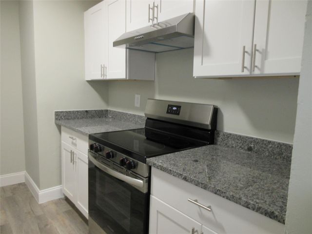 4280 Woodside Dr 14, Coral Springs, FL 33065