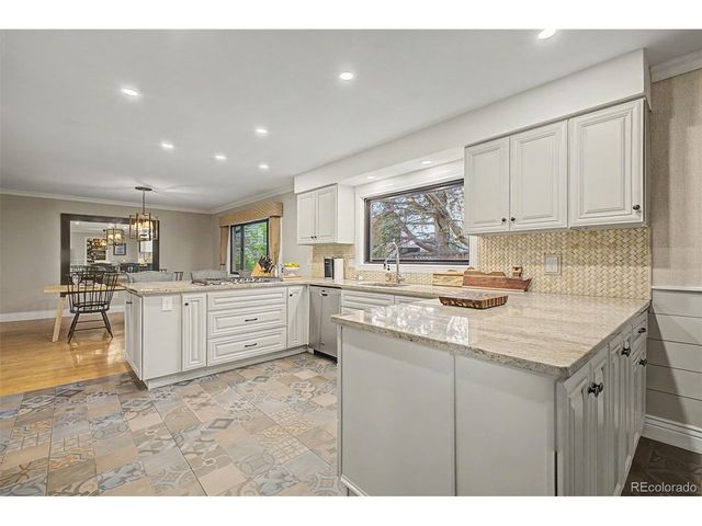 6152 S Geneva Way, Englewood, CO 80111