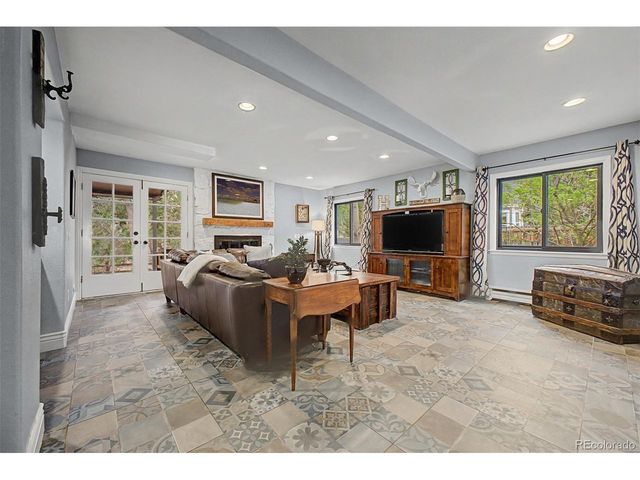 6152 S Geneva Way, Englewood, CO 80111