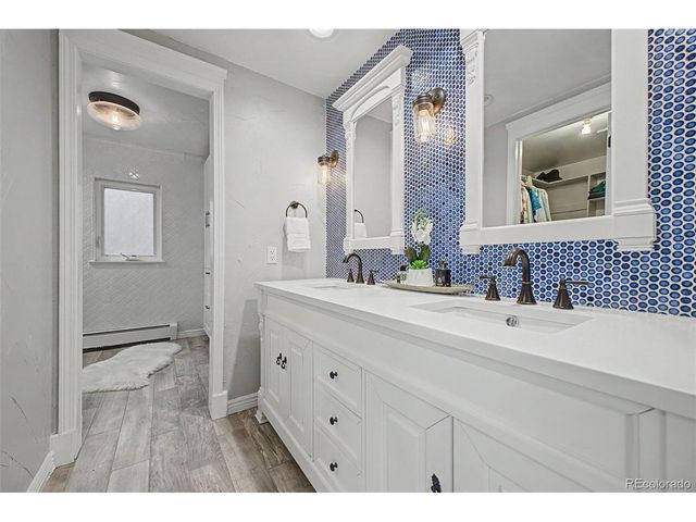 6152 S Geneva Way, Englewood, CO 80111