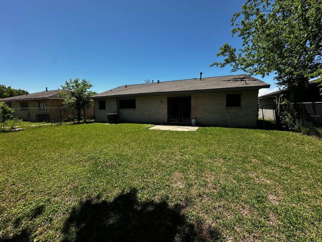 12815 Segrest Drive, Houston, TX 77047