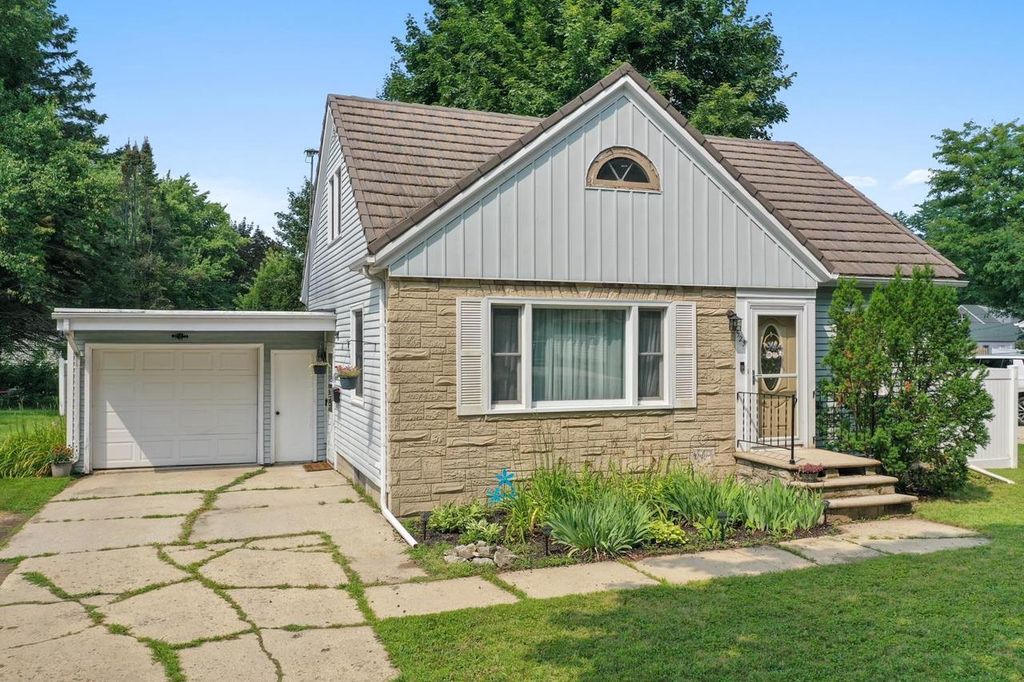 529 NEWTOLS STREET, Green Bay, WI 54302