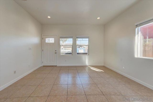 4250 4252 DIVISION, San Diego, CA 92113