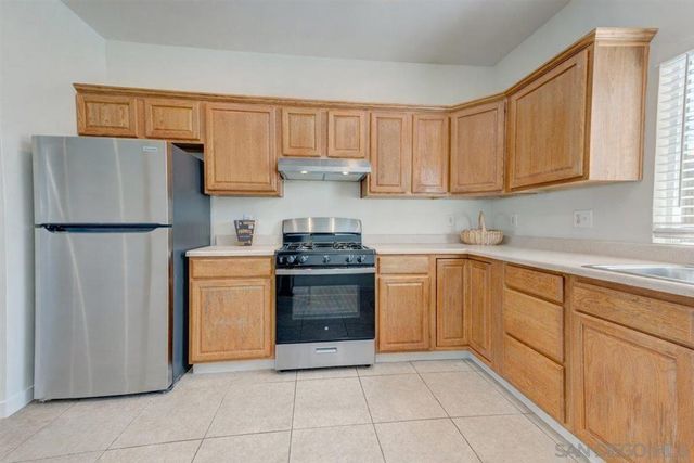 4250 4252 DIVISION, San Diego, CA 92113