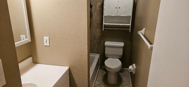 8941 Gaylord Street 209, Hedwig Village, TX 77024