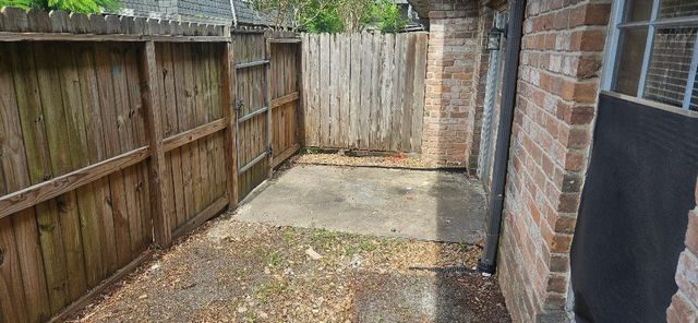 8941 Gaylord Street 209, Hedwig Village, TX 77024