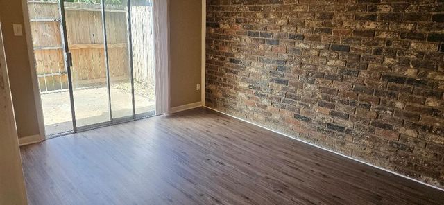 8941 Gaylord Street 209, Hedwig Village, TX 77024