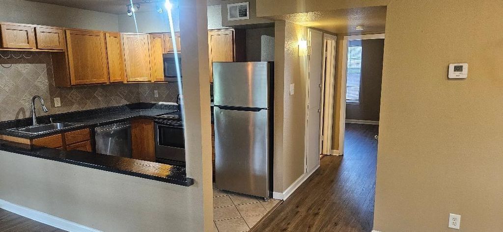 8941 Gaylord Street 209, Hedwig Village, TX 77024