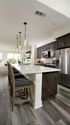 1648 Topanga, Costa Mesa, CA 92627