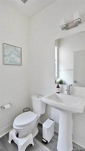 1648 Topanga, Costa Mesa, CA 92627
