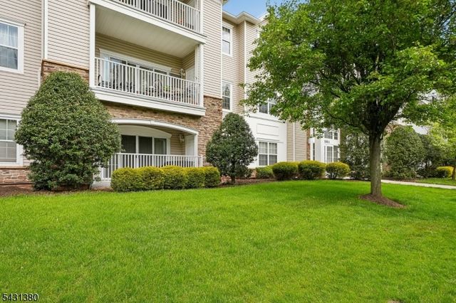 2104 Conrad Way 104, Franklin Twp., NJ 08873