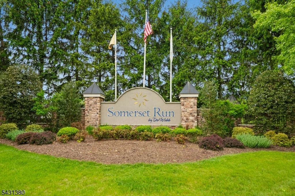 2104 Conrad Way 104, Franklin Twp., NJ 08873