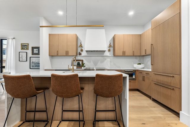 1114 Beacon St. 104, Newton, MA 02641