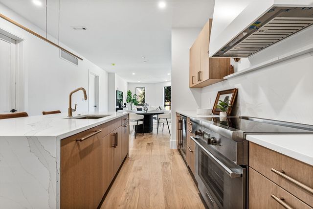 1114 Beacon St. 104, Newton, MA 02641