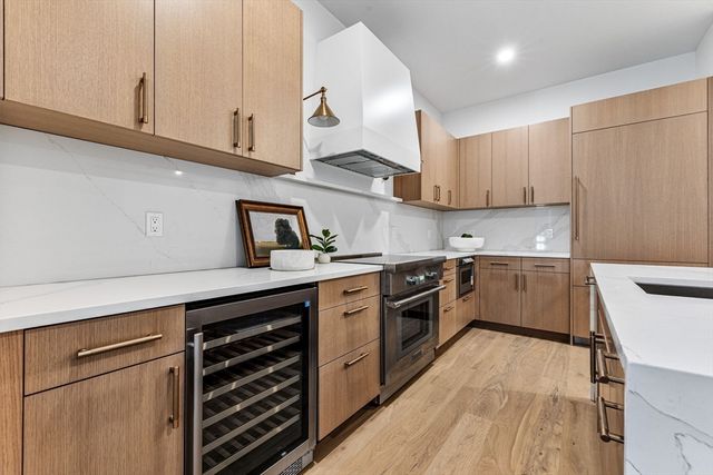 1114 Beacon St. 104, Newton, MA 02641