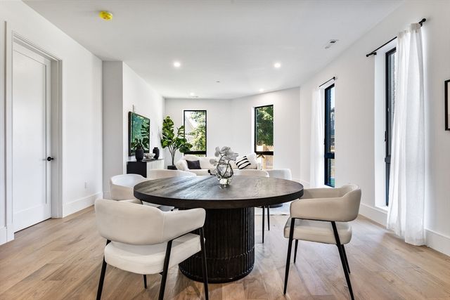 1114 Beacon St. 104, Newton, MA 02641