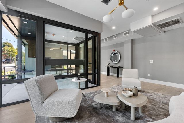 1114 Beacon St. 104, Newton, MA 02641