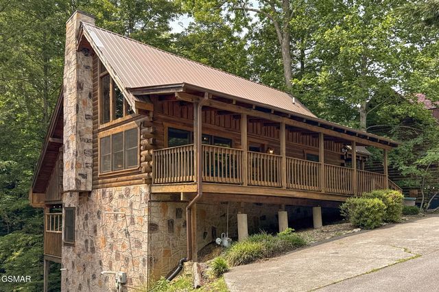 510 Hoot Owl Way, Gatlinburg, TN 37738