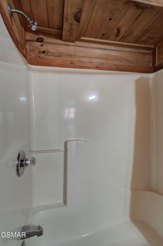 510 Hoot Owl Way, Gatlinburg, TN 37738