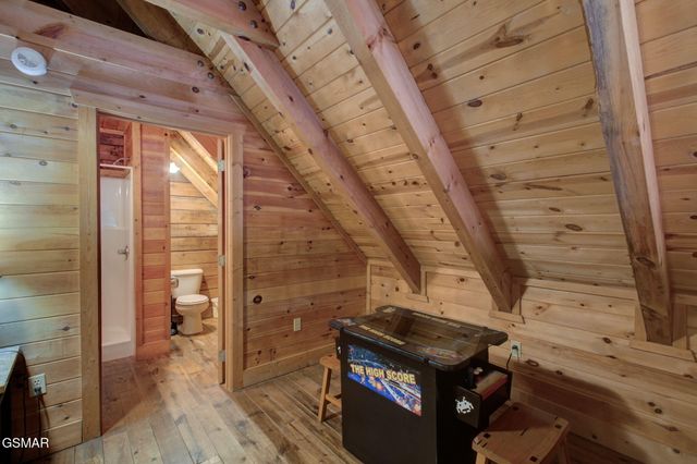 510 Hoot Owl Way, Gatlinburg, TN 37738