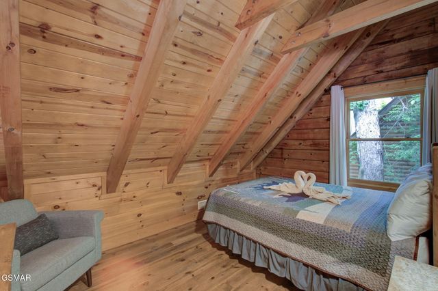 510 Hoot Owl Way, Gatlinburg, TN 37738