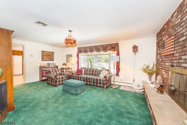 686 Kennedy Dr, Washington Twp., NJ 07676