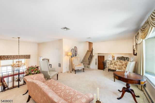 686 Kennedy Dr, Washington Twp., NJ 07676