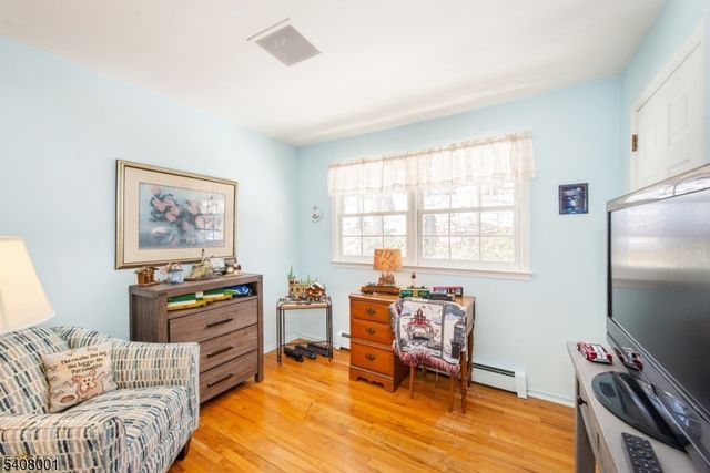 686 Kennedy Dr, Washington Twp., NJ 07676