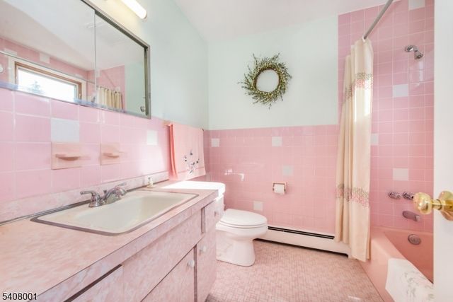 686 Kennedy Dr, Washington Twp., NJ 07676