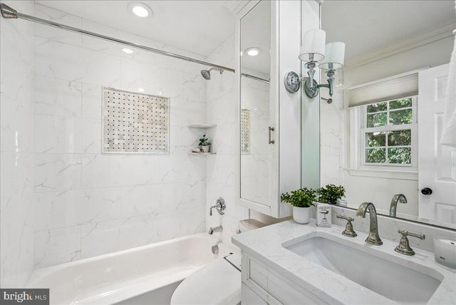 4 CULLINAN DR, Gaithersburg, MD 20878