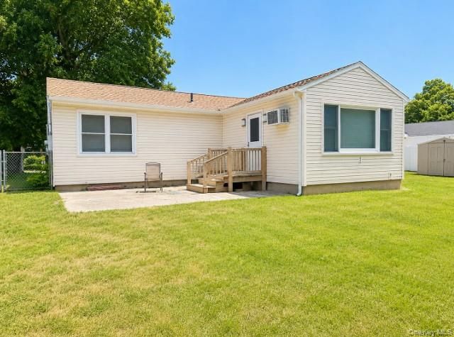 14 Shorehaven Boulevard, Ronkonkoma, NY 11779