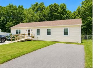 14 Shorehaven Boulevard, Ronkonkoma, NY 11779