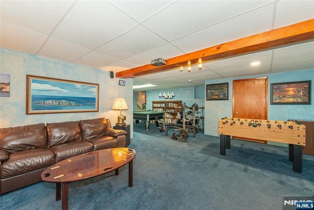5 Montauk Trail, Wayne, NJ 07470