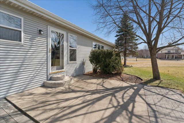 220 Red Birch Run, Madison, WI 53718