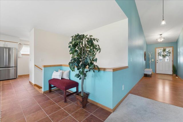 220 Red Birch Run, Madison, WI 53718