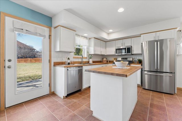 220 Red Birch Run, Madison, WI 53718