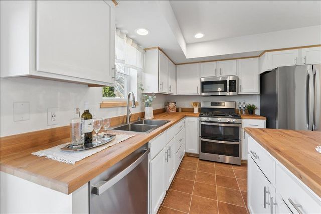 220 Red Birch Run, Madison, WI 53718