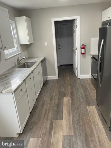 11 FOMAL CT, Blackwood, NJ 08012