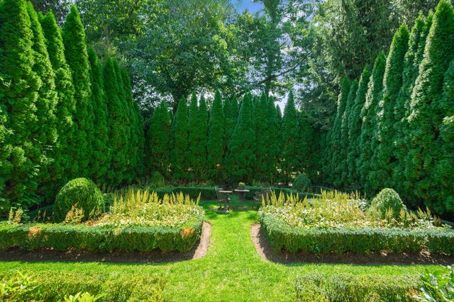 143 Oenoke Ridge, New Canaan, CT 06840