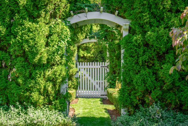 143 Oenoke Ridge, New Canaan, CT 06840