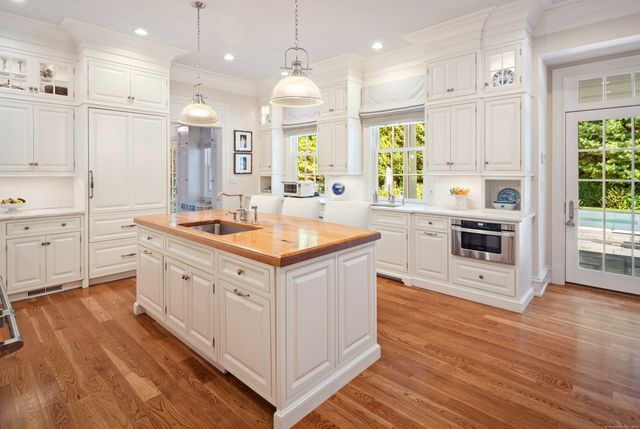 143 Oenoke Ridge, New Canaan, CT 06840