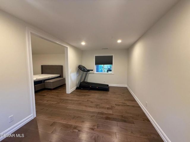 23400 Collins Street, Woodland Hills, CA 91367