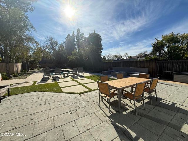 23400 Collins Street, Woodland Hills, CA 91367