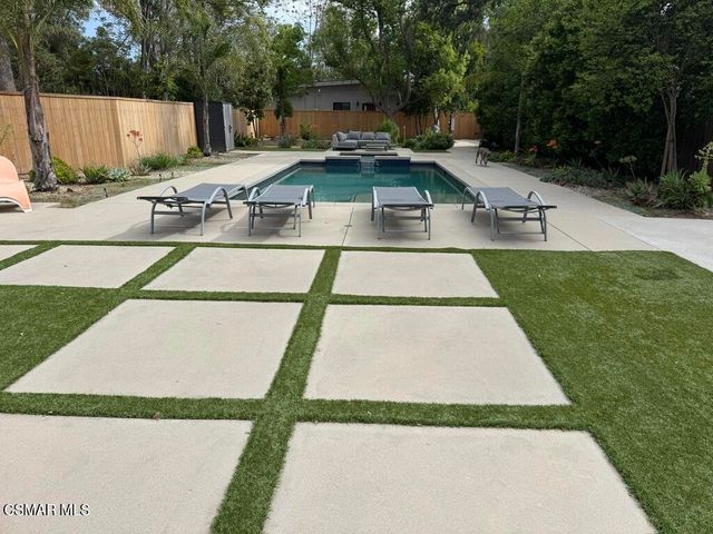 23400 Collins Street, Woodland Hills, CA 91367